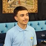 Vendeuse magasin king size literie